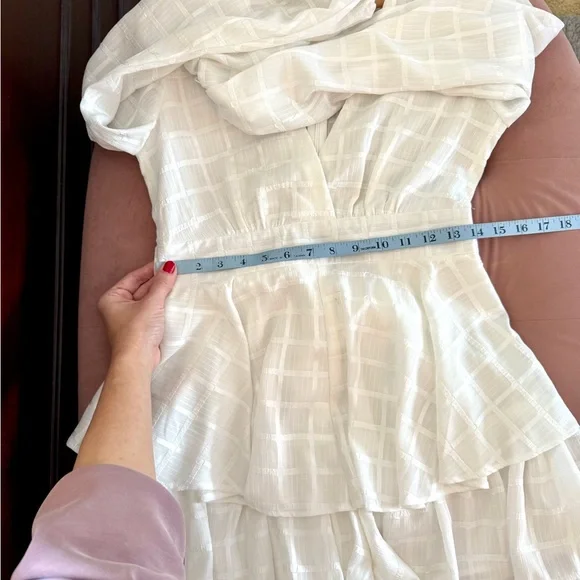 White romper long sleeves wrap size US10/ Medium - Picture 5 of 11